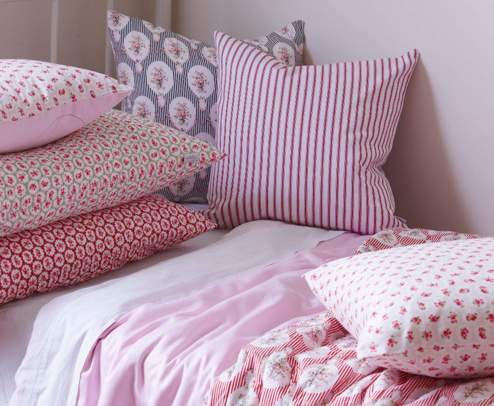 Gorgi French Scarlet Stripe and Flowers 100% Cotton Quilt