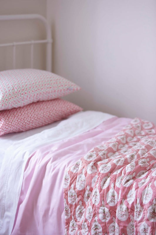 Gorgi French Scarlet Stripe and Flowers 100% Cotton Quilt